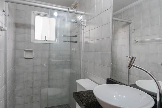 Banheiro de apartamento à venda com 1 quarto, 37m² em Cerqueira César, São Paulo