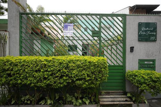 Placa de apartamento para alugar com 2 quartos, 114m² em Vila Eldizia, Santo André