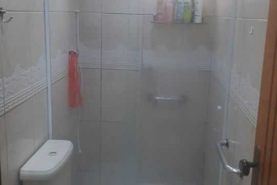 Banheiro social de apartamento para alugar com 2 quartos, 55m² em Abolição, Rio de Janeiro