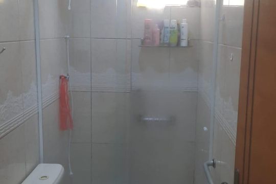 Banheiro social de apartamento para alugar com 2 quartos, 55m² em Abolição, Rio de Janeiro