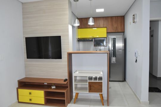 sala vista para cozinha de apartamento para alugar com 2 quartos, 60m² em Medeiros, Jundiaí