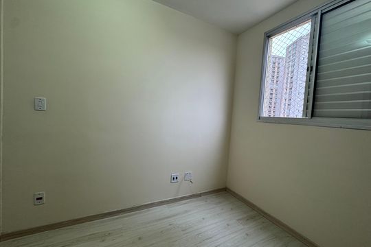 Quarto 1 de apartamento para alugar com 2 quartos, 55m² em Jardim Roberto, Osasco