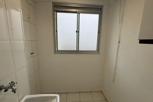Área de Serviço de apartamento para alugar com 2 quartos, 55m² em Jardim Roberto, Osasco