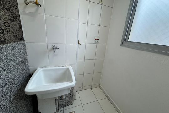 Área de Serviço de apartamento para alugar com 2 quartos, 55m² em Jardim Roberto, Osasco