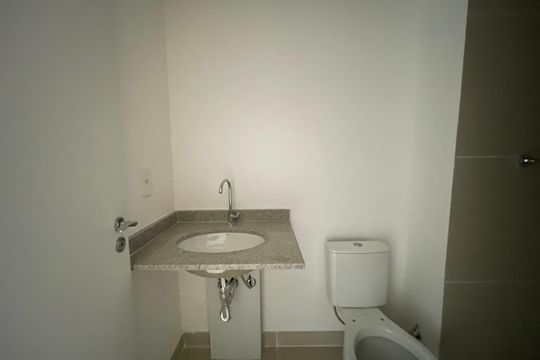Banheiro de kitnet/studio à venda com 1 quarto, 22m² em Butantã, São Paulo