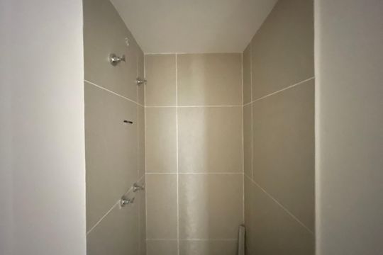 Banheiro de kitnet/studio à venda com 1 quarto, 22m² em Butantã, São Paulo