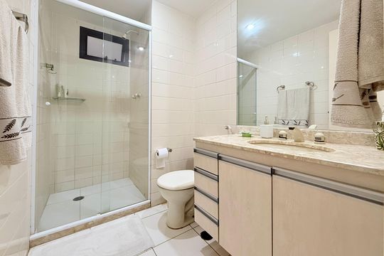 Banheiro Social  de apartamento à venda com 3 quartos, 87m² em Santo Amaro, São Paulo