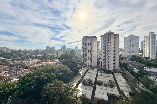 Vista  de apartamento à venda com 3 quartos, 87m² em Santo Amaro, São Paulo