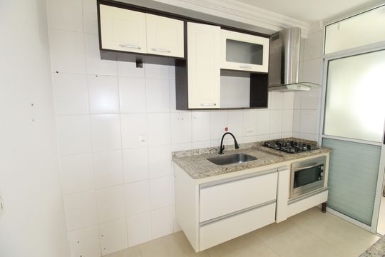 Cozinha de apartamento para alugar com 3 quartos, 99m² em Vila Sanches, São José dos Campos