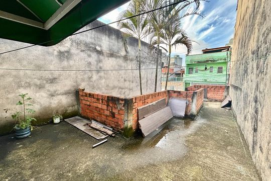 Quintal de casa para alugar com 3 quartos, 518m² em Jardim Lourdes, Ferraz de Vasconcelos