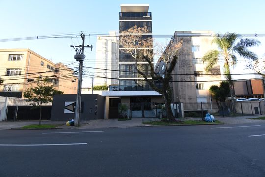 Fachada do Prédio de kitnet/studio para alugar com 1 quarto, 34m² em Batel, Curitiba