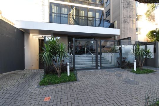 Fachada de kitnet/studio para alugar com 1 quarto, 34m² em Batel, Curitiba