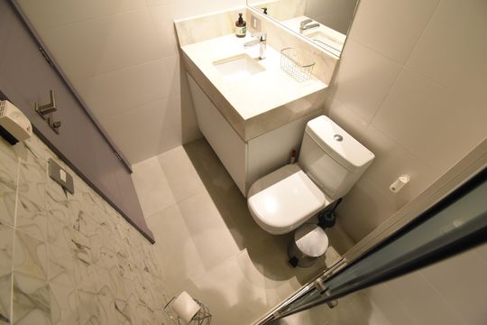 Banheiro do Studio de kitnet/studio para alugar com 1 quarto, 34m² em Batel, Curitiba