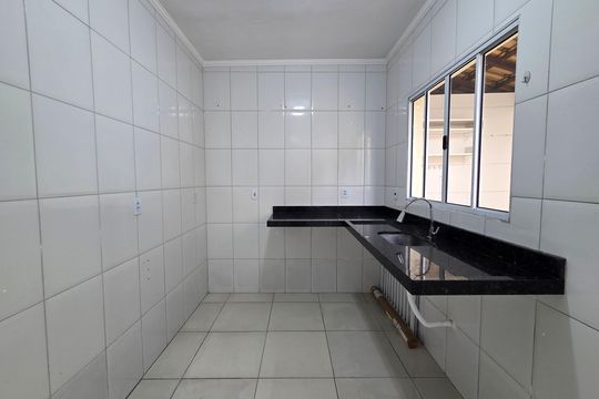 Cozinha de casa de condomínio para alugar com 2 quartos, 59m² em Vila Antartica, Praia Grande