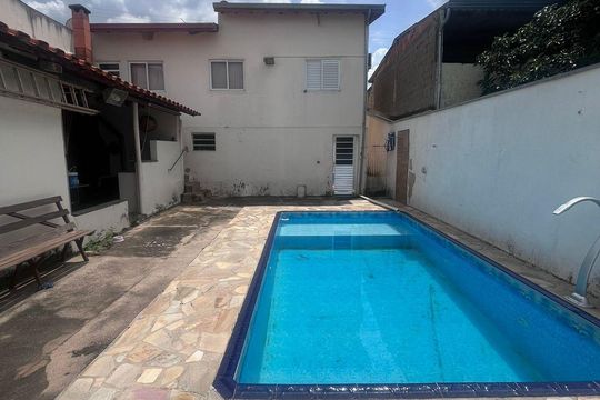 Área externa de casa à venda com 4 quartos, 250m² em Jardim Nova Esperanca, Campinas