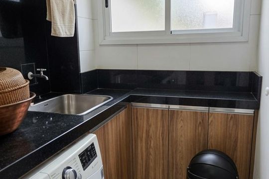 Área de serviço de apartamento para alugar com 3 quartos, 190m² em Jardim do Salso, Porto Alegre