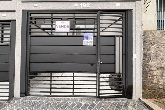 Fachada de casa à venda com 3 quartos, 140m² em Vila Bonilha, São Paulo