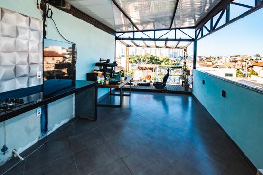 Casa à venda com 2 quartos, 145m² em Planalto, Belo Horizonte