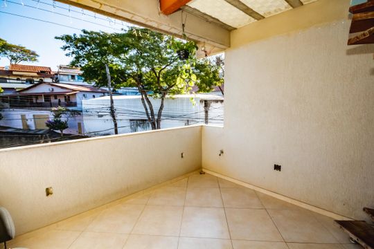 Casa à venda com 2 quartos, 145m² em Planalto, Belo Horizonte