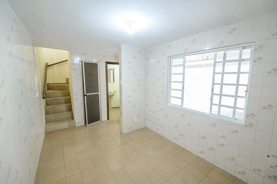 Cozinha de casa para alugar com 1 quarto, 70m² em Centro, Taubaté