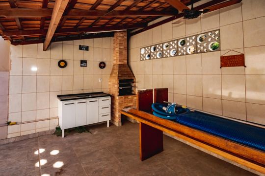 Casa para alugar com 3 quartos, 199m² em Planalto, Belo Horizonte
