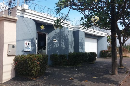 Fachada de casa para alugar com 3 quartos, 432m² em Cidade Jardim, Uberlândia