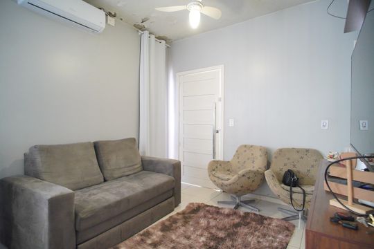 Sala de casa para alugar com 1 quarto, 100m² em São Miguel, São Leopoldo