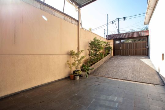 Garagem de casa para alugar com 4 quartos, 442m² em Jardim Rubilene, Diadema