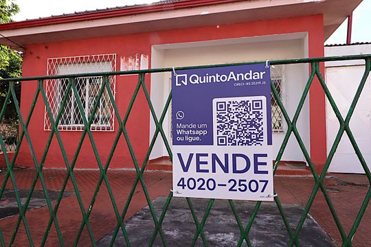 Placa de casa à venda com 4 quartos, 220m² em Cristo Redentor, Porto Alegre