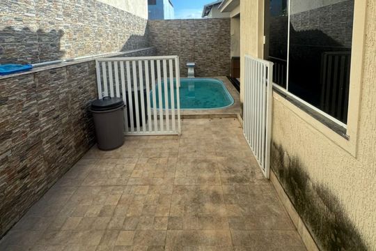 Piscina de casa de condomínio para alugar com 3 quartos, 100m² em Arsenal, São Gonçalo