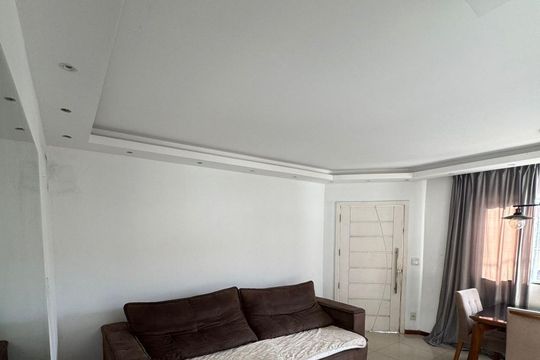 Sala de casa de condomínio para alugar com 3 quartos, 100m² em Arsenal, São Gonçalo