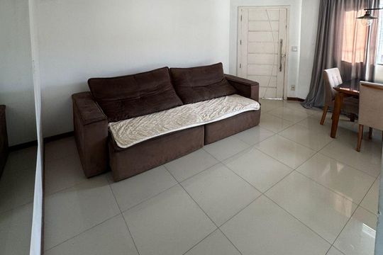 Sala de casa de condomínio para alugar com 3 quartos, 100m² em Arsenal, São Gonçalo