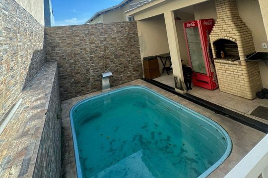 Piscina de casa de condomínio para alugar com 3 quartos, 100m² em Arsenal, São Gonçalo
