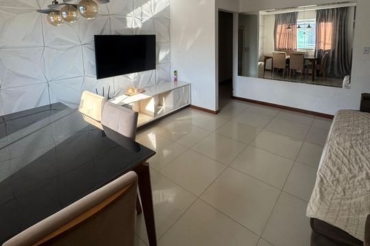 Sala de casa de condomínio para alugar com 3 quartos, 100m² em Arsenal, São Gonçalo