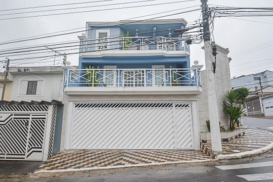 Fachada de casa à venda com 3 quartos, 158m² em Santa Terezinha, São Bernardo do Campo