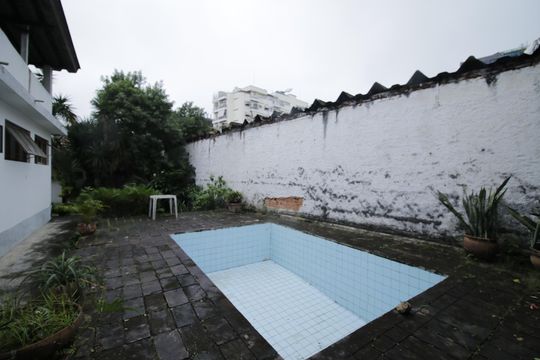 Piscina de casa à venda com 3 quartos, 340m² em Jacarepaguá, Rio de Janeiro