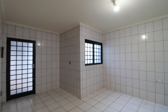 Cozinha  de apartamento para alugar com 2 quartos, 70m² em Vila Tiberio, Ribeirão Preto