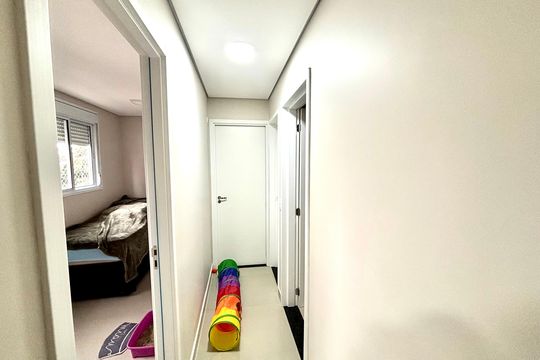 Corredor de apartamento à venda com 2 quartos, 107m² em Vila Guilhermina, São Paulo