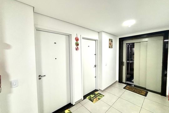 Hall de apartamento à venda com 2 quartos, 107m² em Vila Guilhermina, São Paulo
