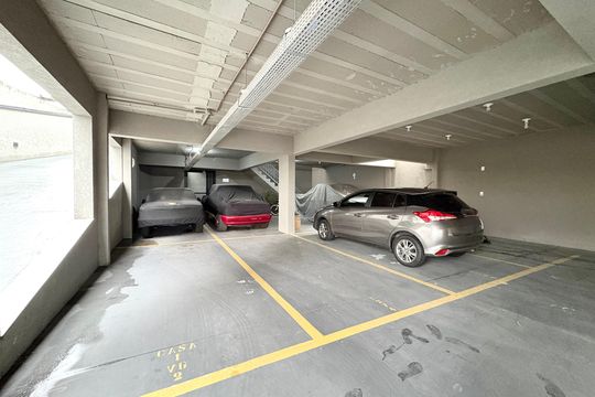 Garagem de casa para alugar com 3 quartos, 102m² em Parque Sao Domingos, São Paulo