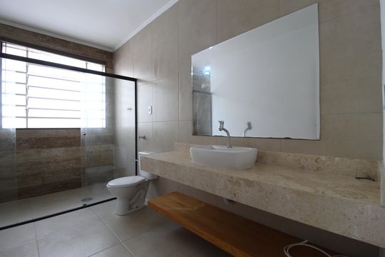 Banheiro Social de casa para alugar com 5 quartos, 320m² em Indianópolis, São Paulo