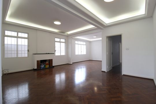 Casa para alugar com 5 quartos, 320m² em Indianópolis, São Paulo