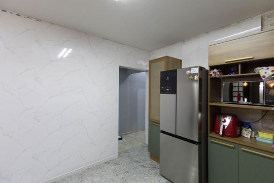 Cozinha  de casa à venda com 4 quartos, 70m² em Vila Gustavo, São Paulo