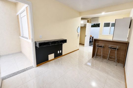 Sala de casa de condomínio para alugar com 1 quarto, 35m² em Sítio Ipiranga, Cachoeirinha