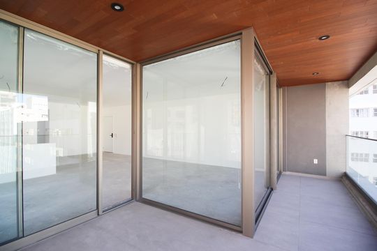 Varanda de apartamento à venda com 2 quartos, 137m² em Itaim Bibi, São Paulo