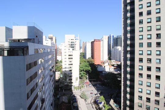Vista de apartamento à venda com 2 quartos, 137m² em Itaim Bibi, São Paulo