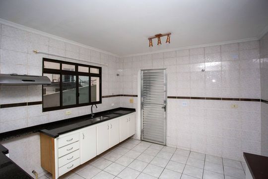 Cozinha de casa para alugar com 3 quartos, 170m² em Vila Maria Leonor, Diadema