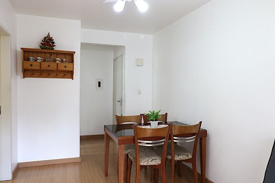 Sala de apartamento para alugar com 1 quarto, 40m² em Jardim Lindóia, Porto Alegre