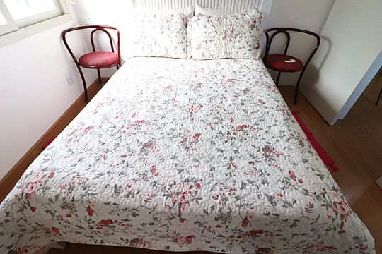 Quarto  de apartamento para alugar com 1 quarto, 40m² em Jardim Lindóia, Porto Alegre