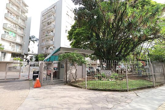 Fachada e portaria de apartamento para alugar com 1 quarto, 40m² em Jardim Lindóia, Porto Alegre